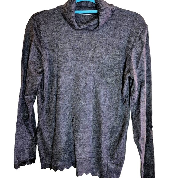 Carolyn Taylor Gray Sweater – Scalloped Hem – Size Medium – Soft Knit Pullover - Picture 1 of 6